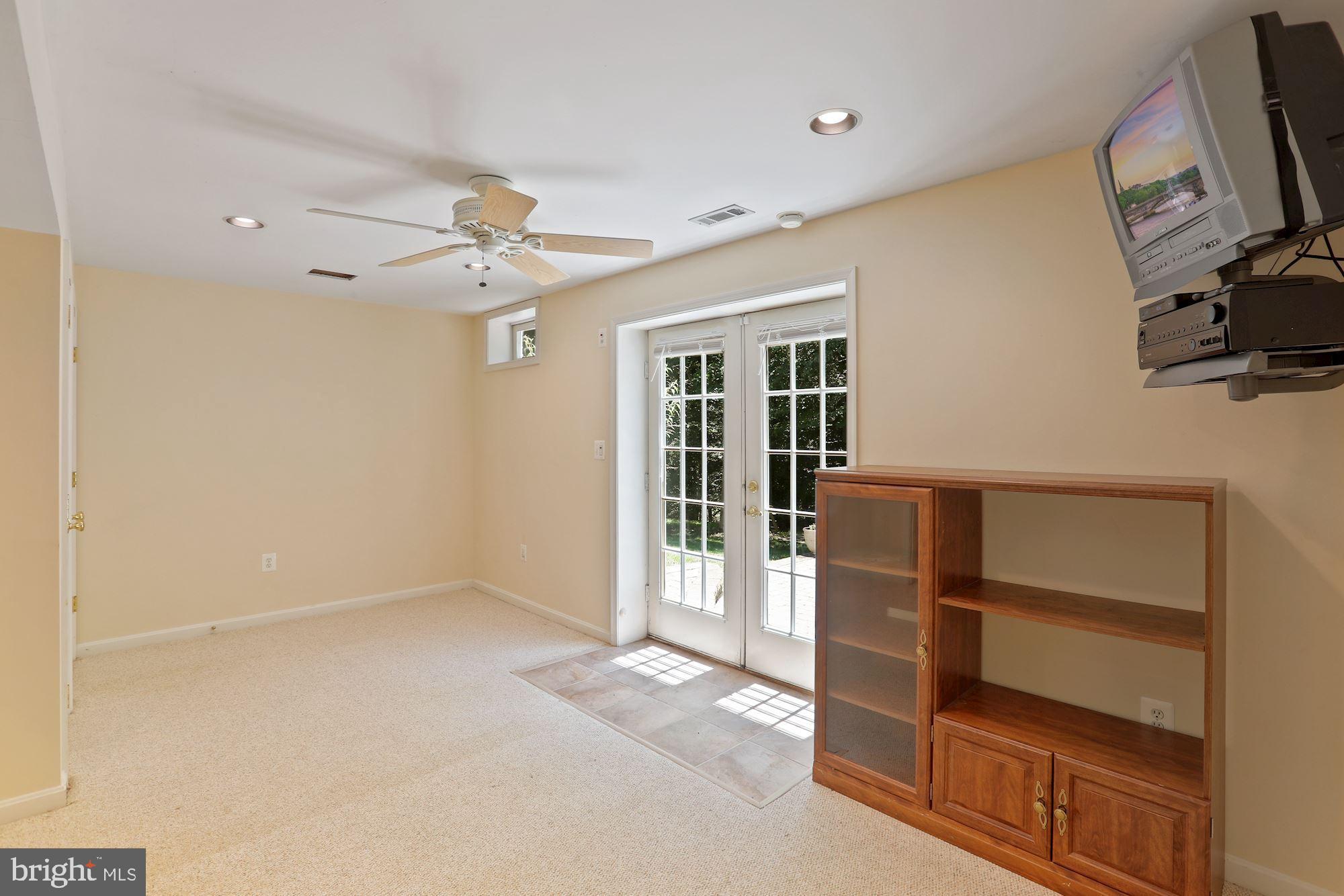 CREST RIDGE ESTATES - Residential