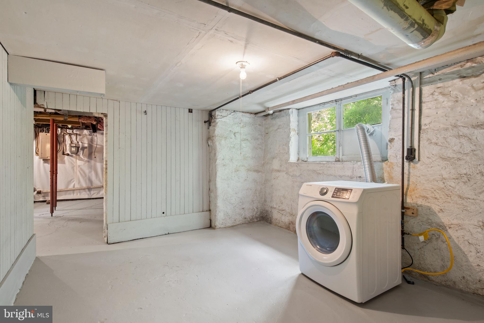 ROLAND PARK - Residential