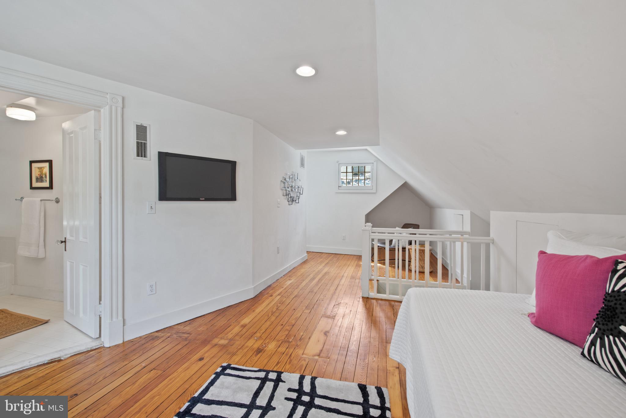 ROLAND PARK - Residential