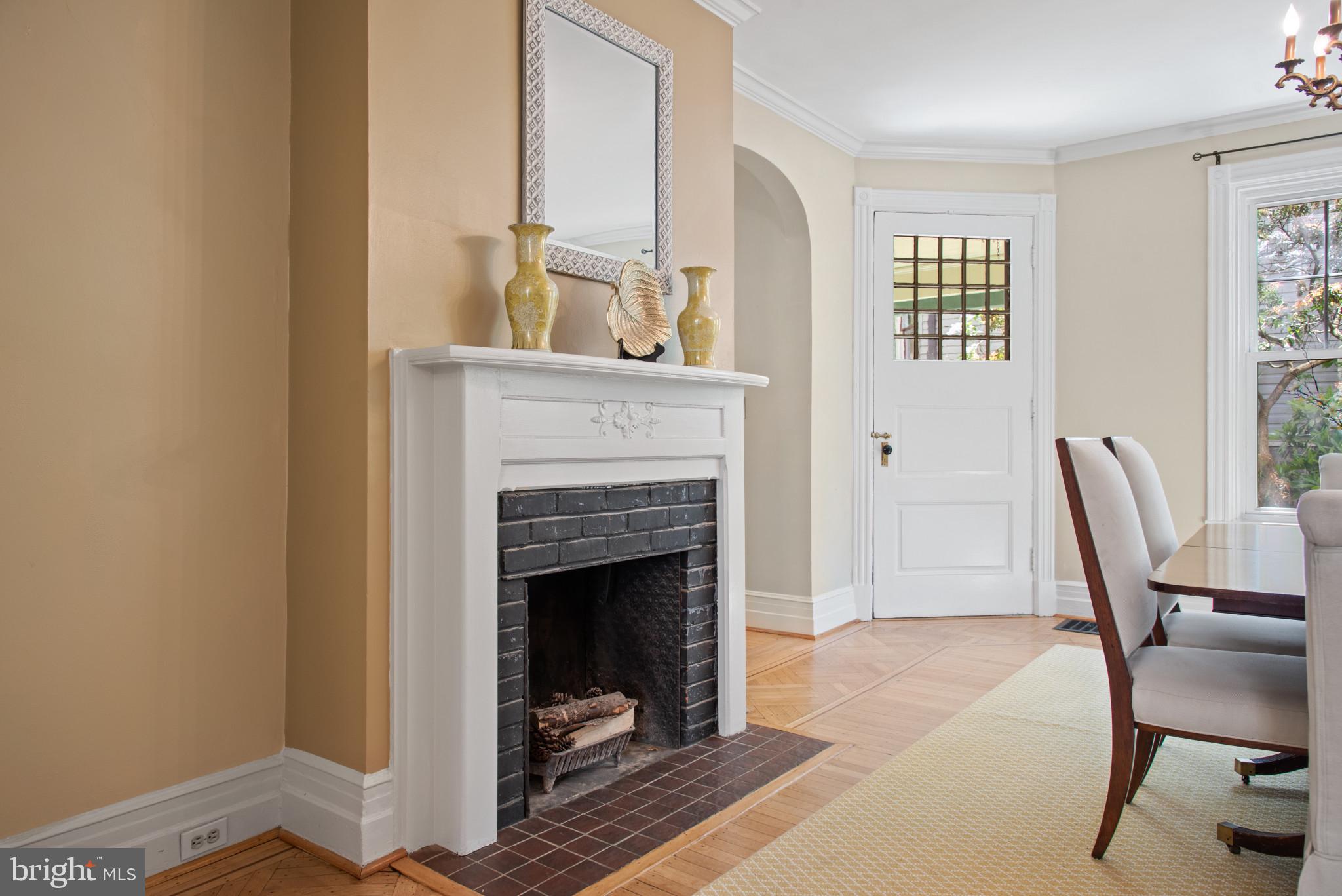 ROLAND PARK - Residential