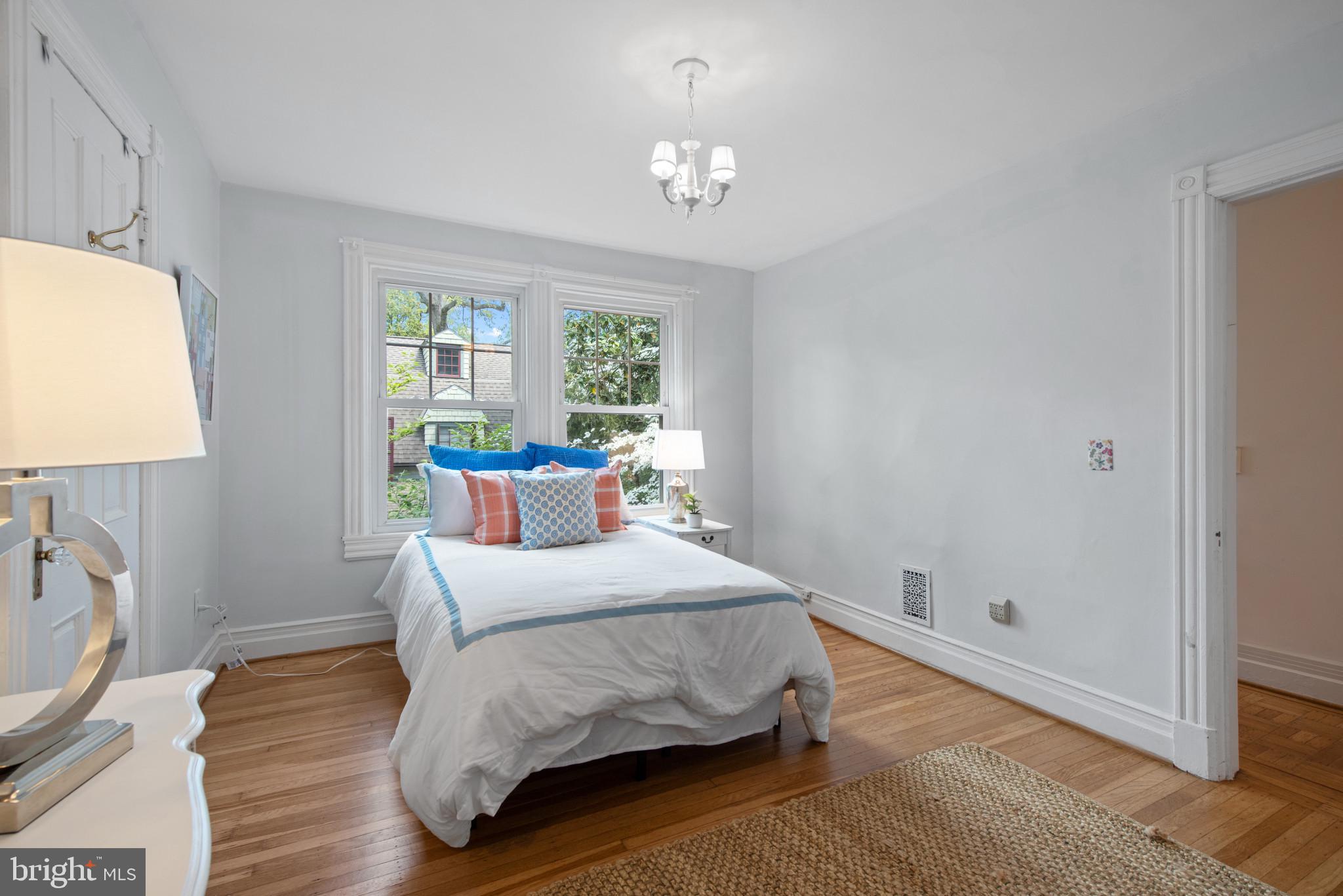 ROLAND PARK - Residential