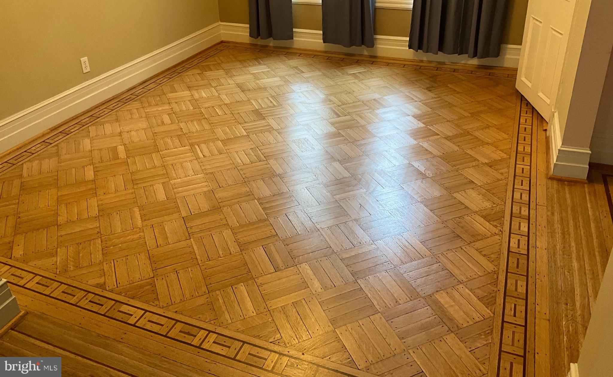 ROLAND PARK - Residential