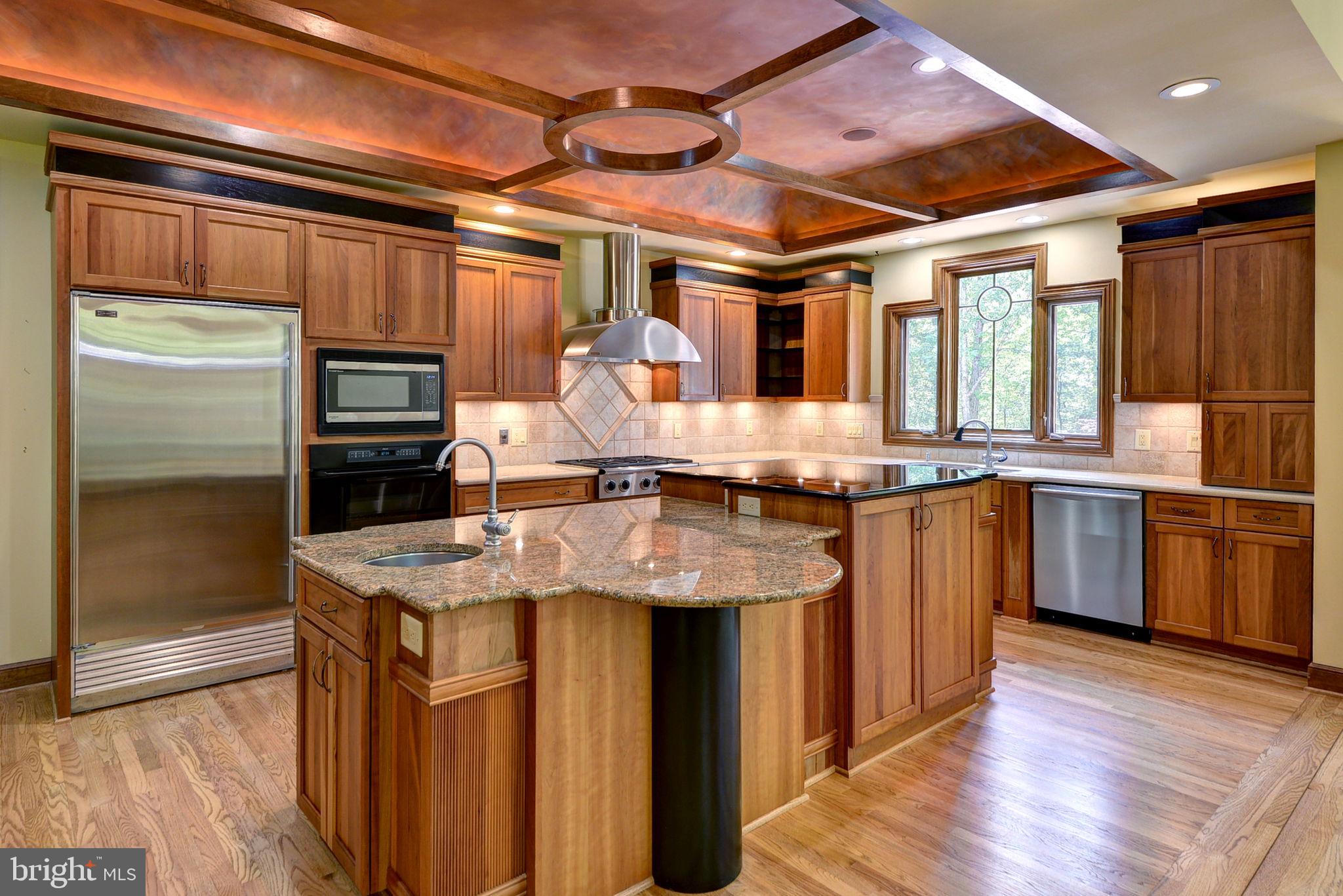 2412 PATES CREEK