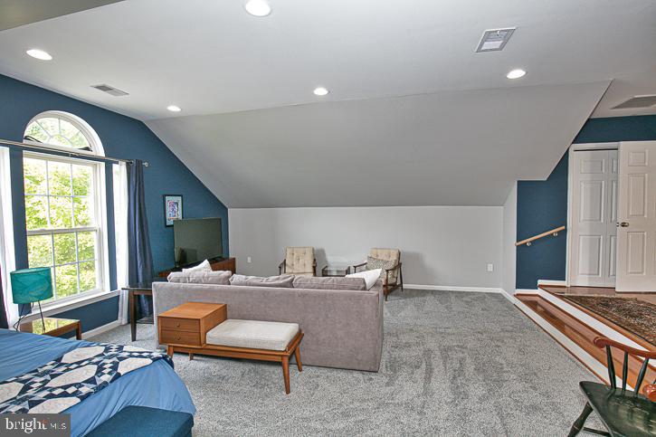 FRANKLIN KNOLL - Residential