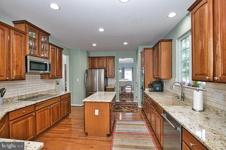 FRANKLIN KNOLL - Residential