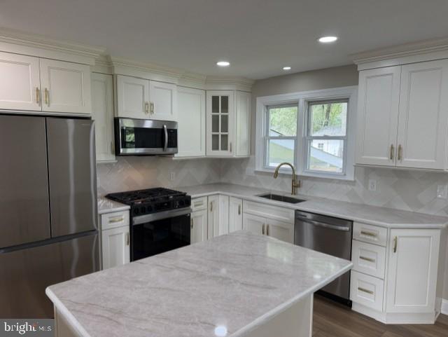 379 BOXWOOD LANE
