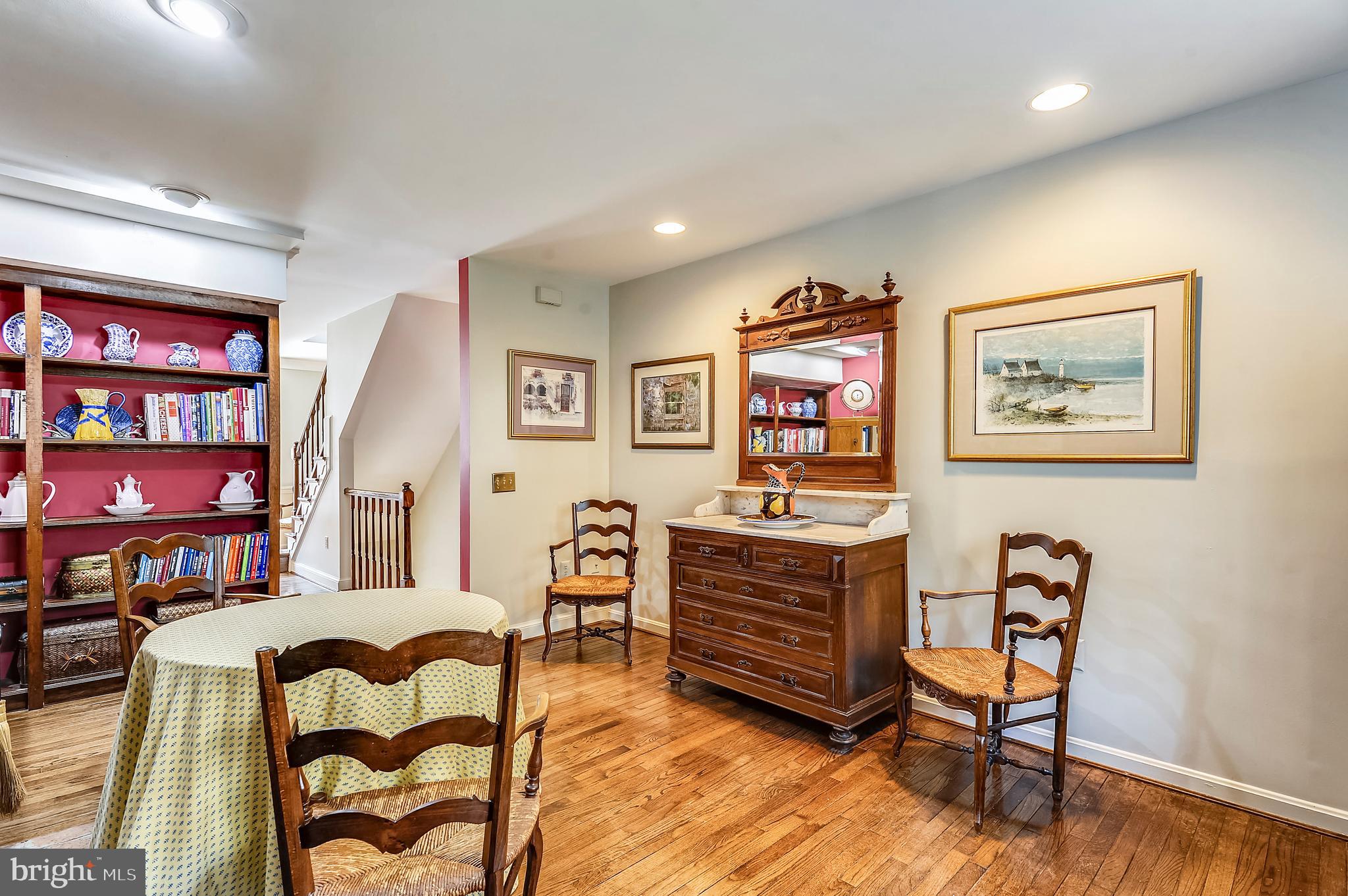 VIRGINIA VILLAGE - Residential