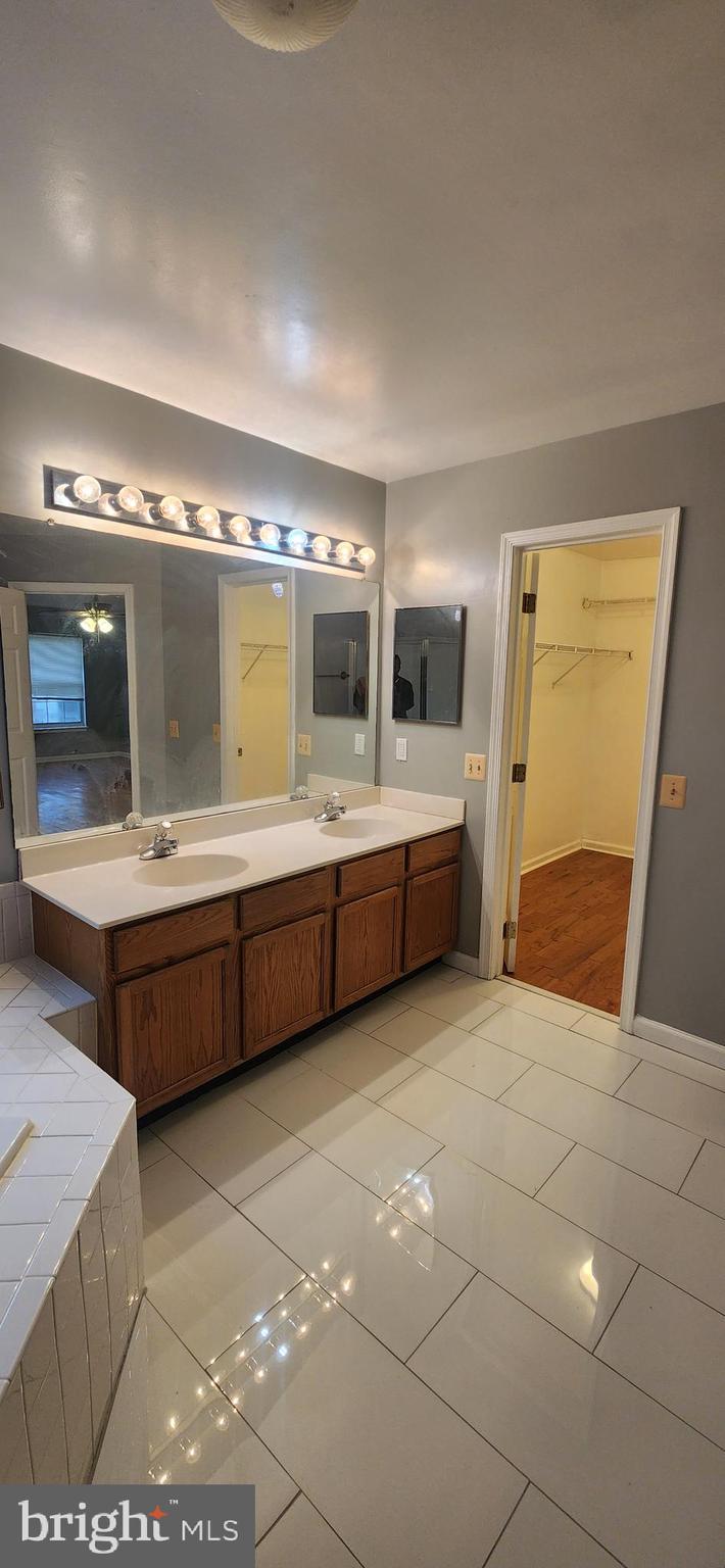 ENTERPRISE FOREST - Residential Lease