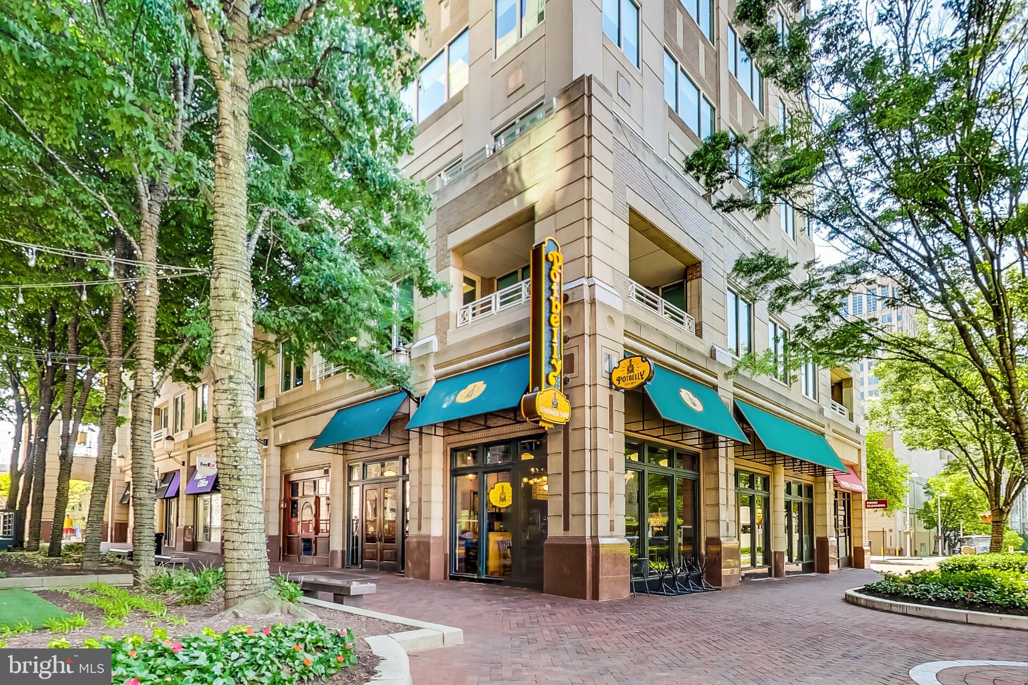 EDGEWATER AT TOWN CENTER - Residential