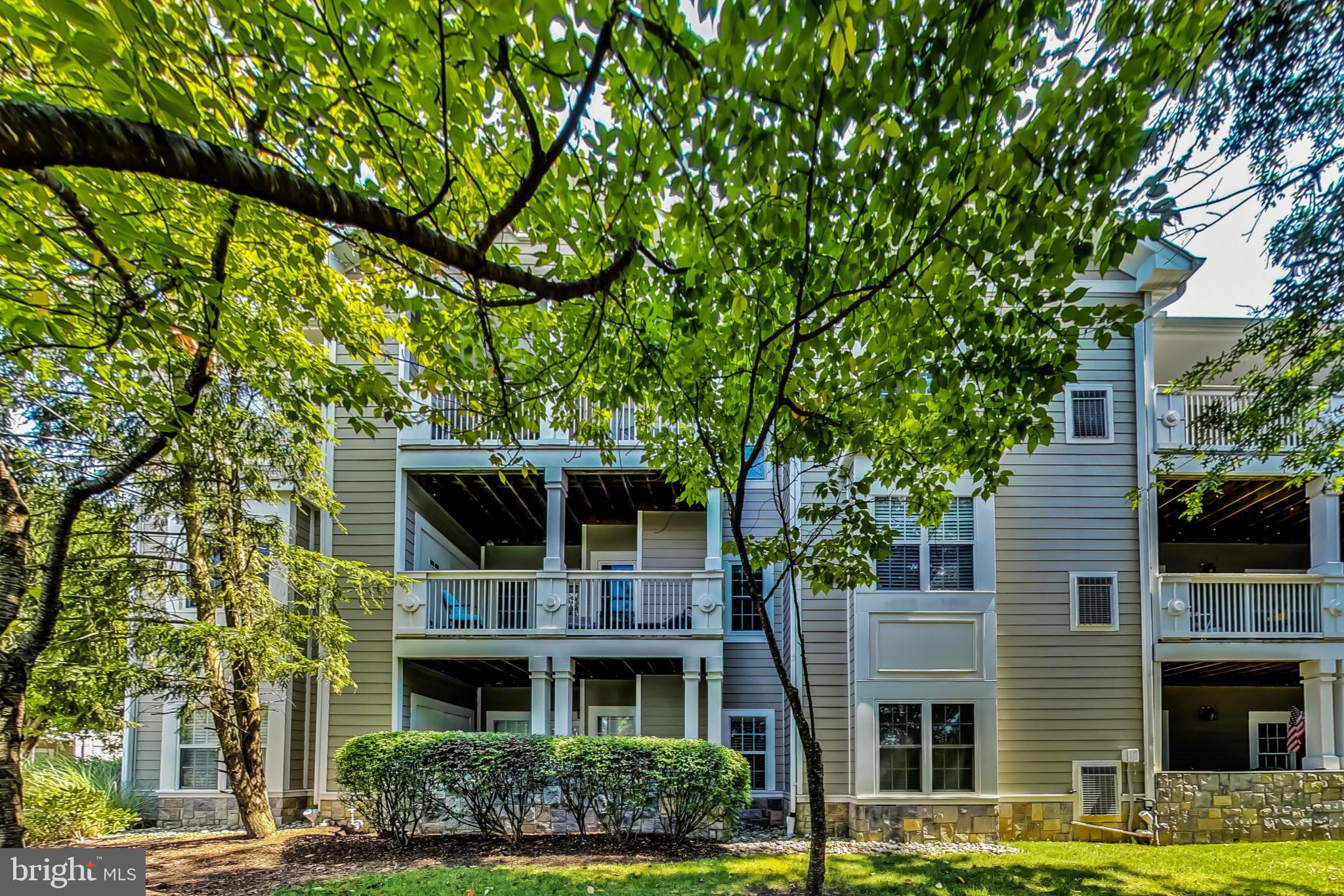 EDGEWATER AT TOWN CENTER - Residential