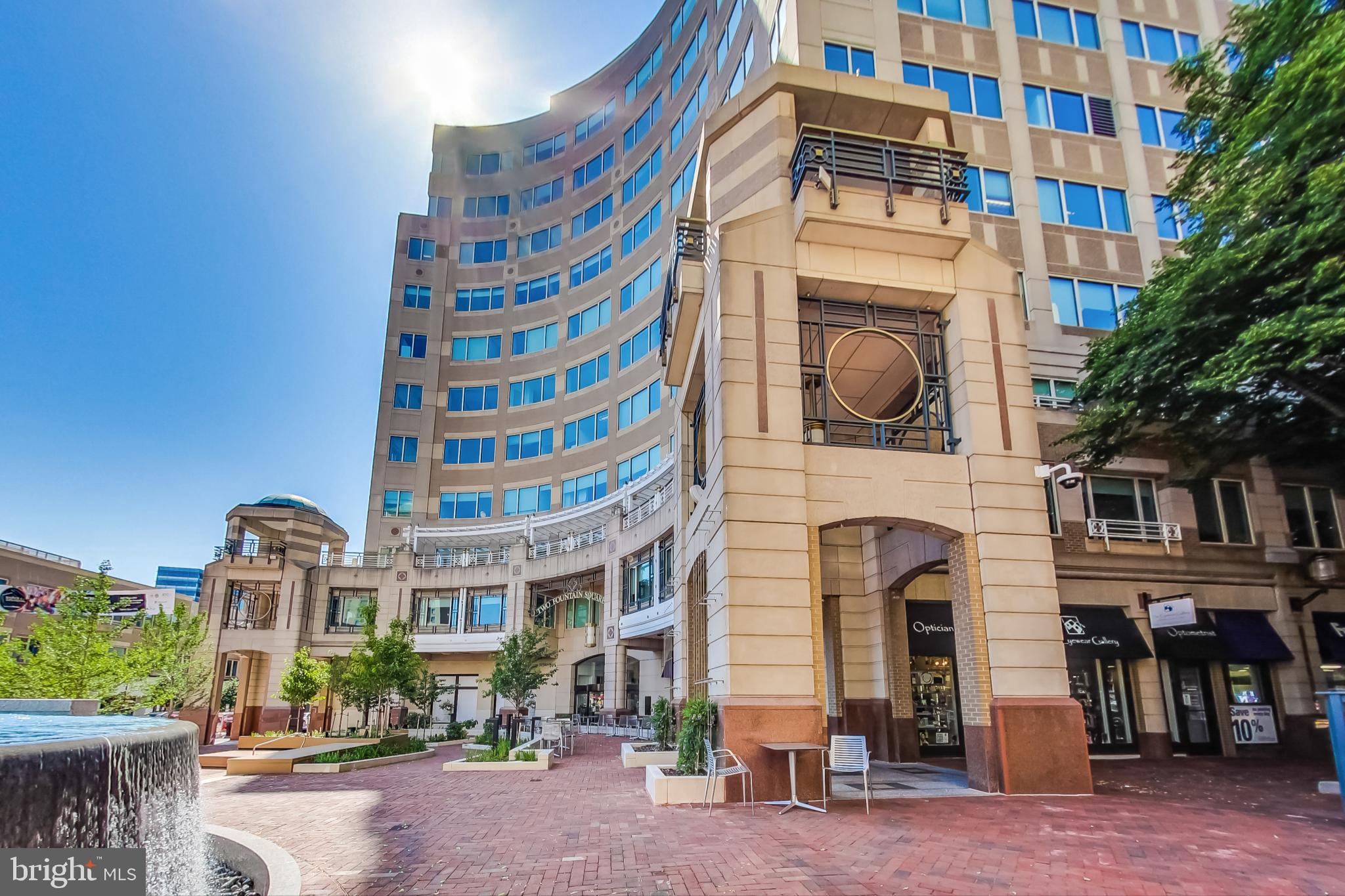 EDGEWATER AT TOWN CENTER - Residential