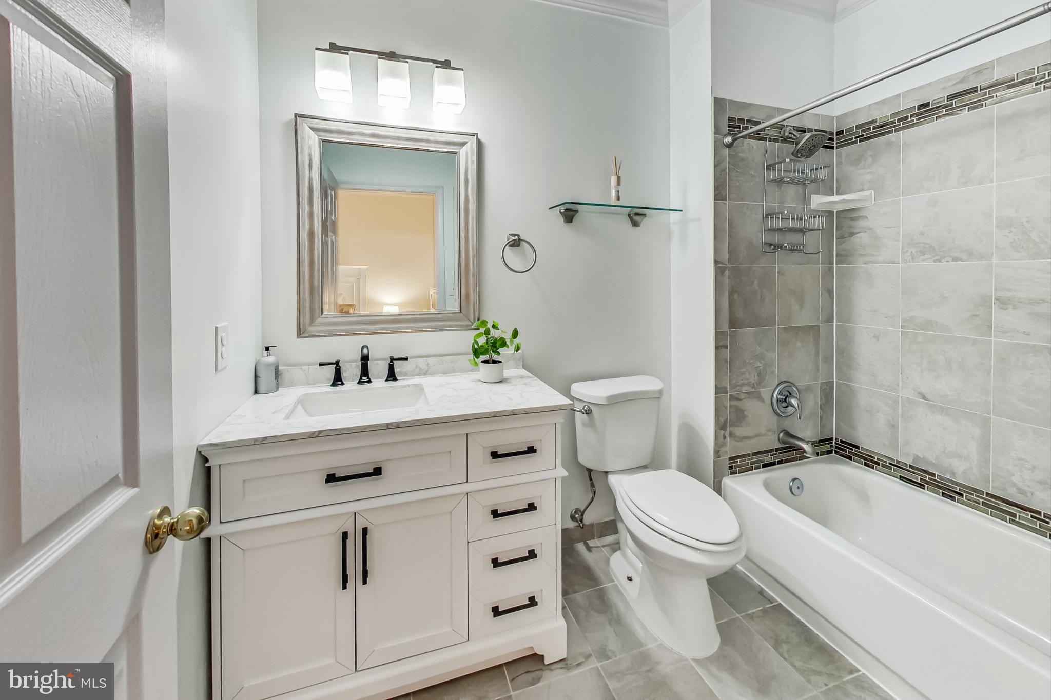 EDGEWATER AT TOWN CENTER - Residential