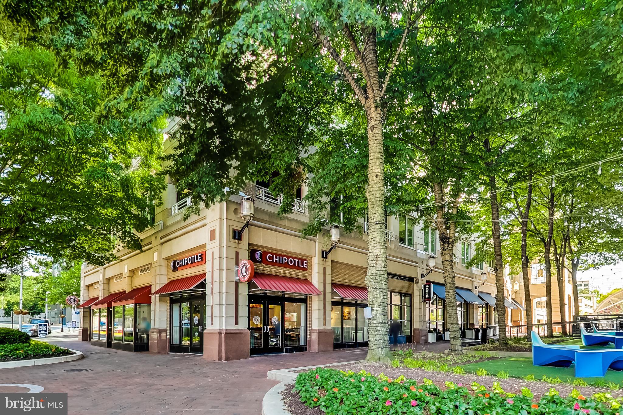 EDGEWATER AT TOWN CENTER - Residential