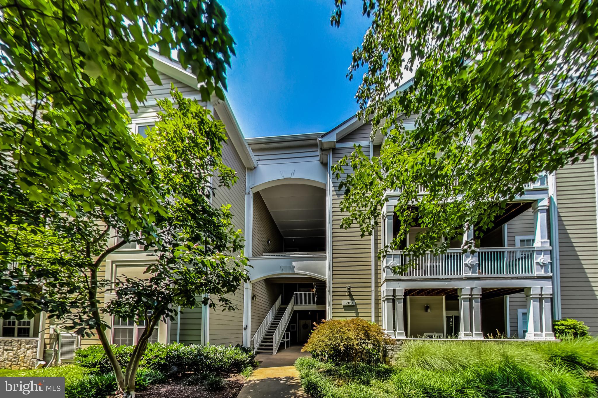 EDGEWATER AT TOWN CENTER - Residential