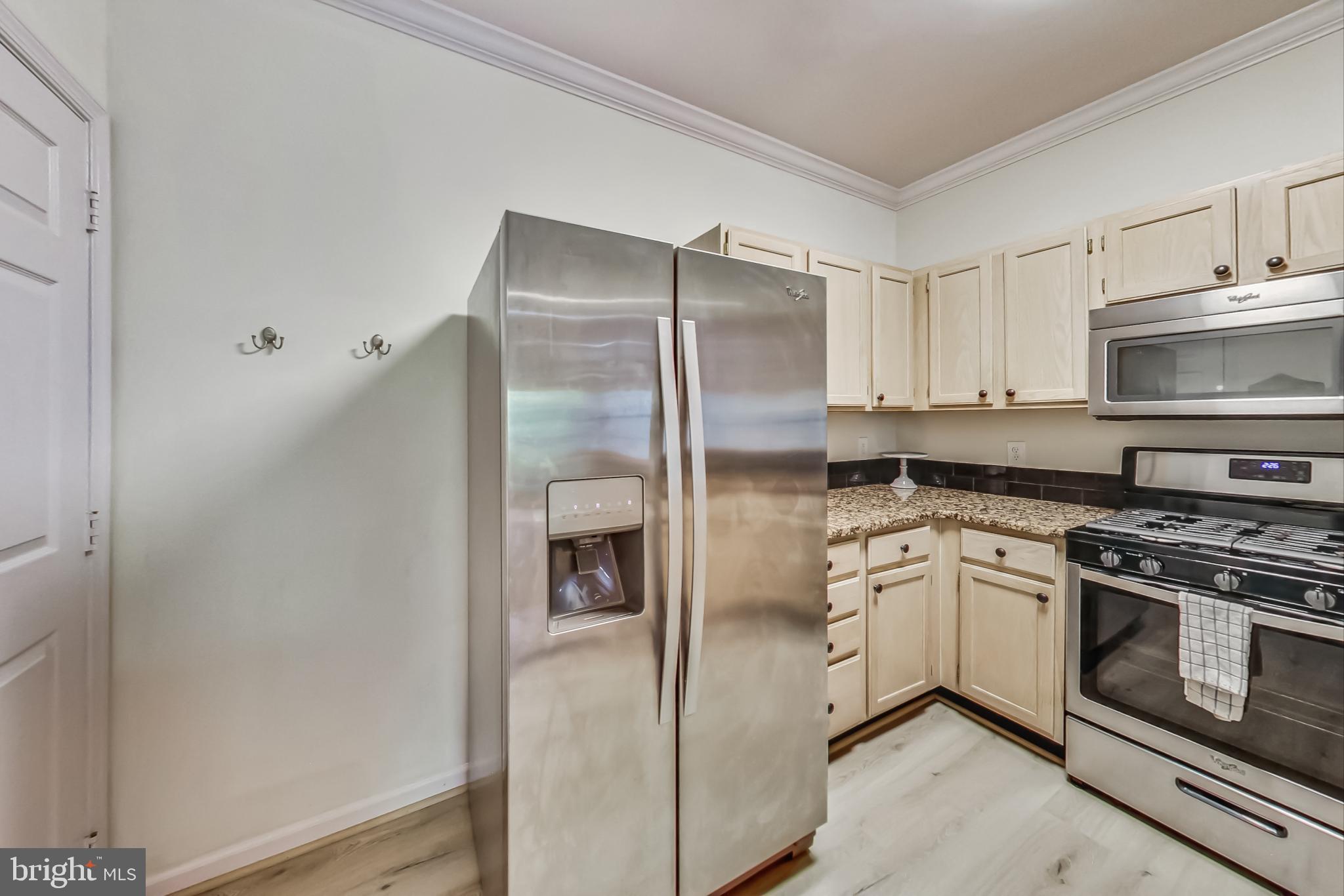 EDGEWATER AT TOWN CENTER - Residential