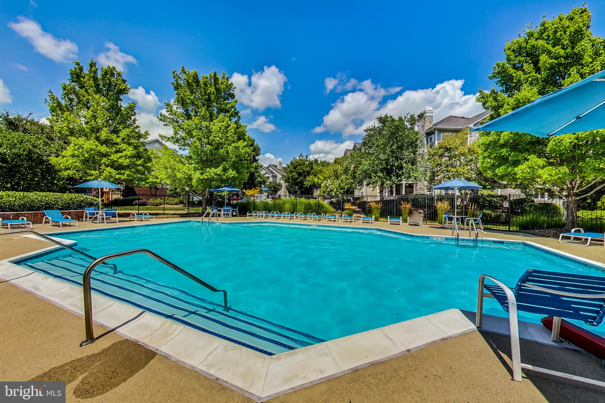 EDGEWATER AT TOWN CENTER - Residential