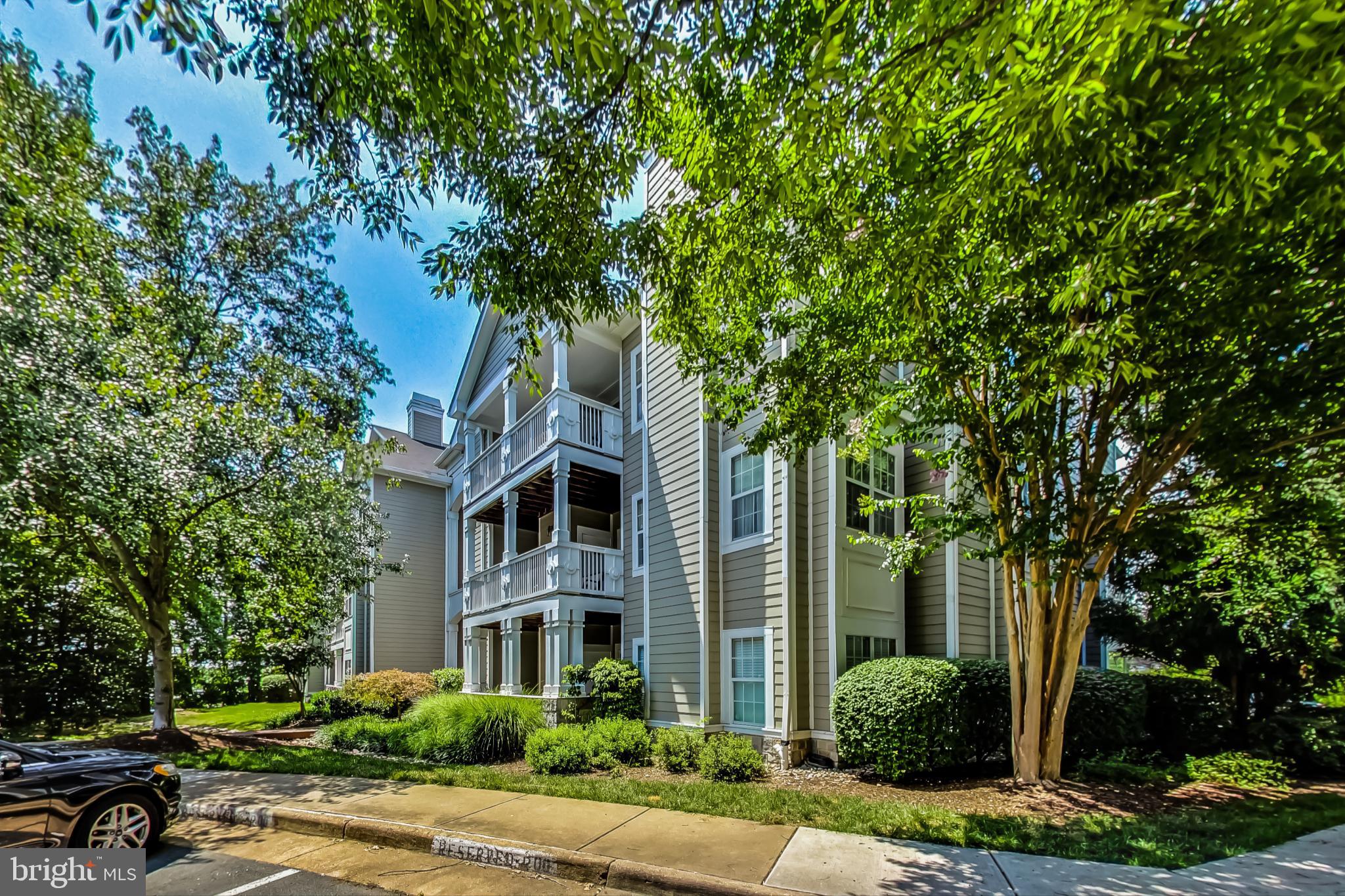 EDGEWATER AT TOWN CENTER - Residential