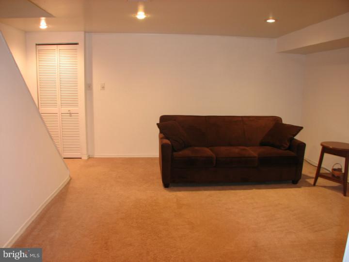 PERKIOMEN WOODS - Residential Lease