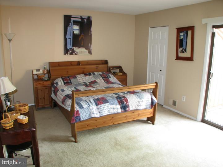 PERKIOMEN WOODS - Residential Lease