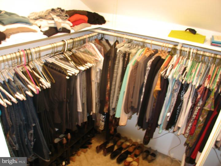 PERKIOMEN WOODS - Residential Lease