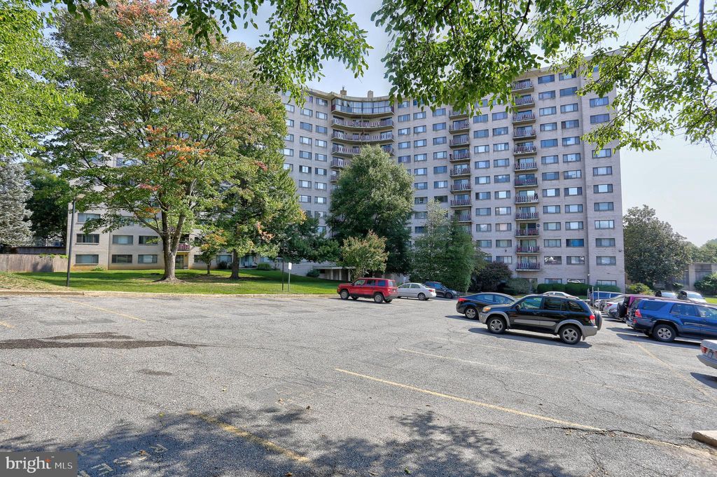 Photo of 8830 Piney Branch Road #401, SILVER SPRING, MD 20903 (MLS # MDMC2198490)