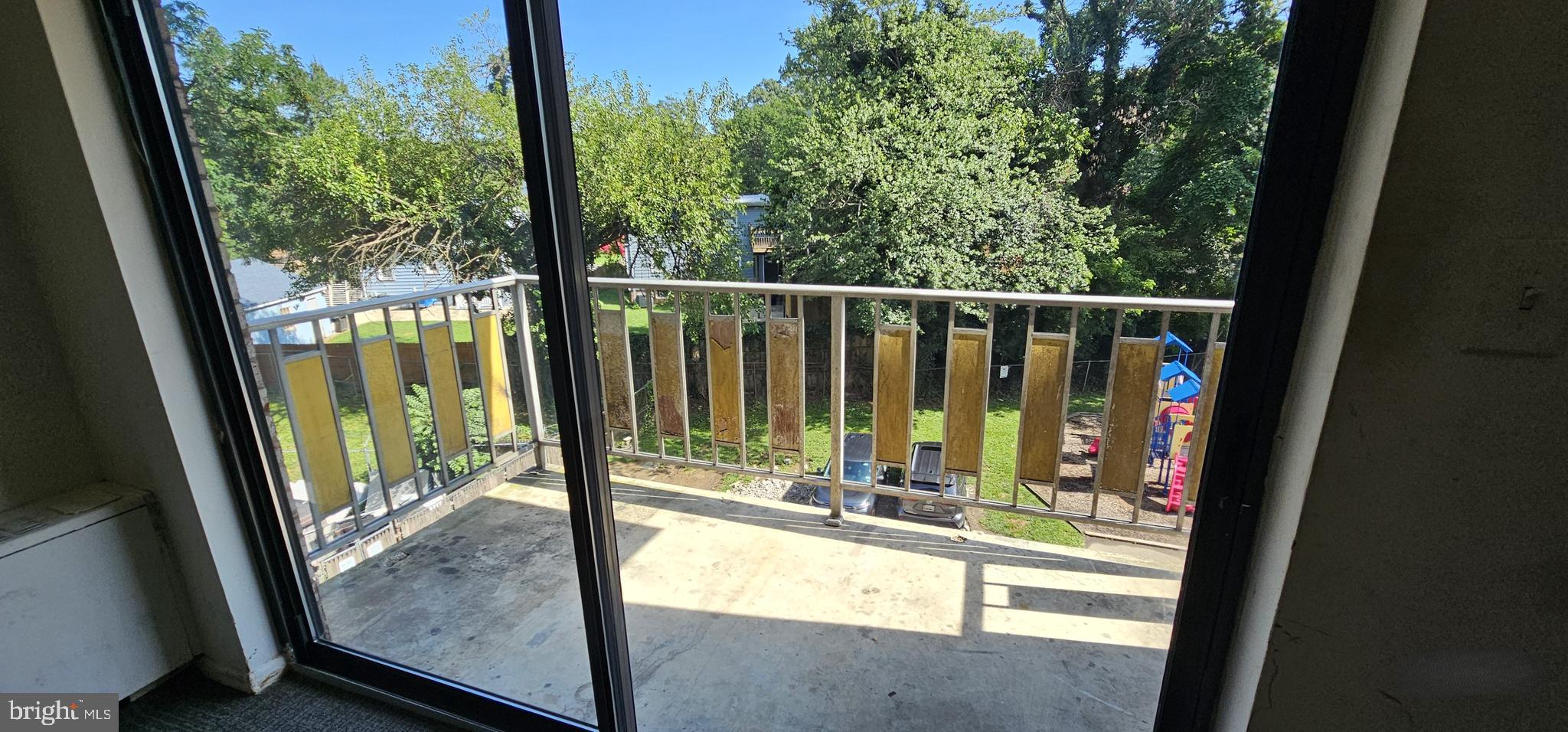 PINEWAY TOWERS - Residential