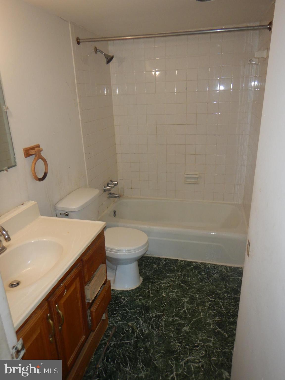 PINEWAY TOWERS - Residential