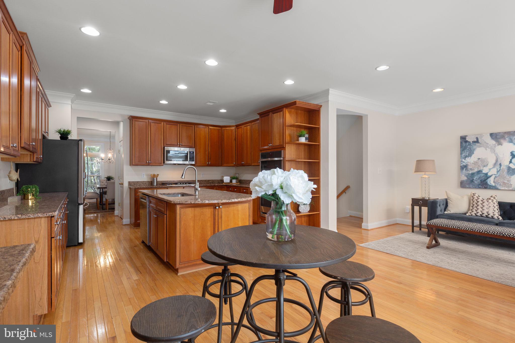 492 HARBOR SIDE STREET