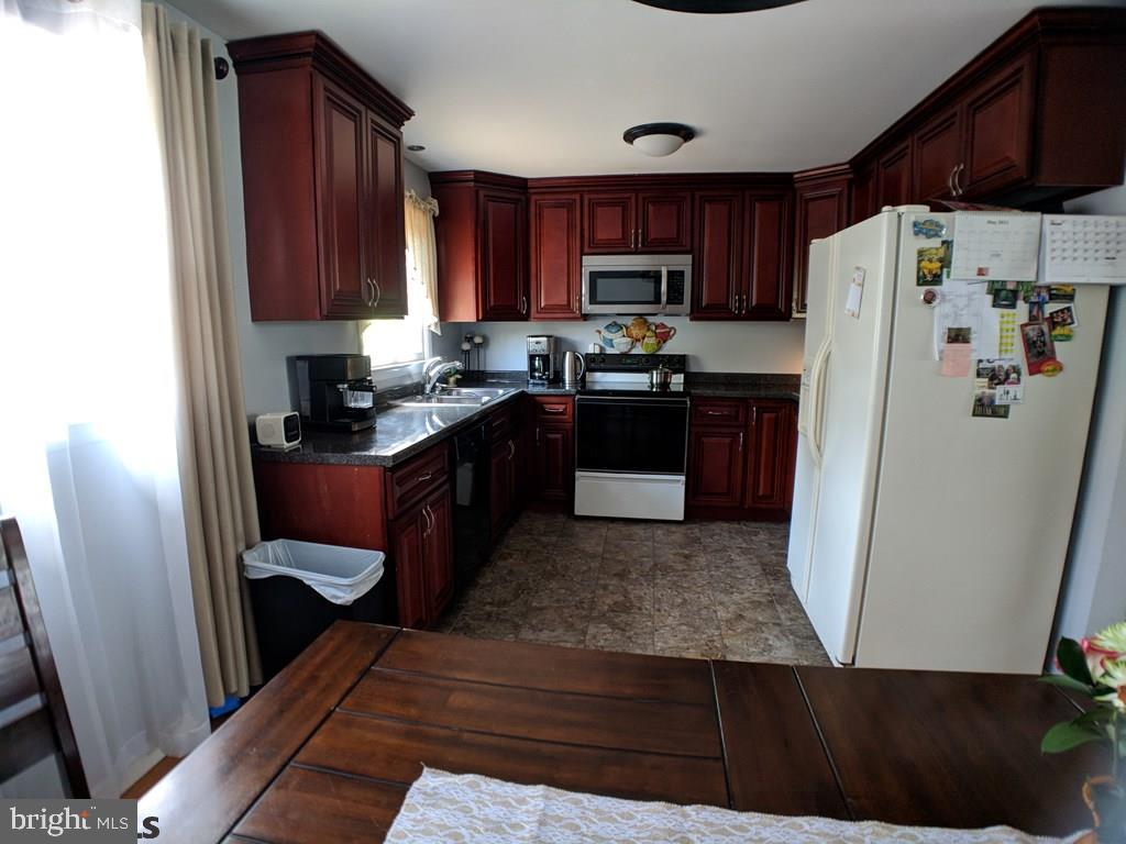 THE MEADOWS - Residential