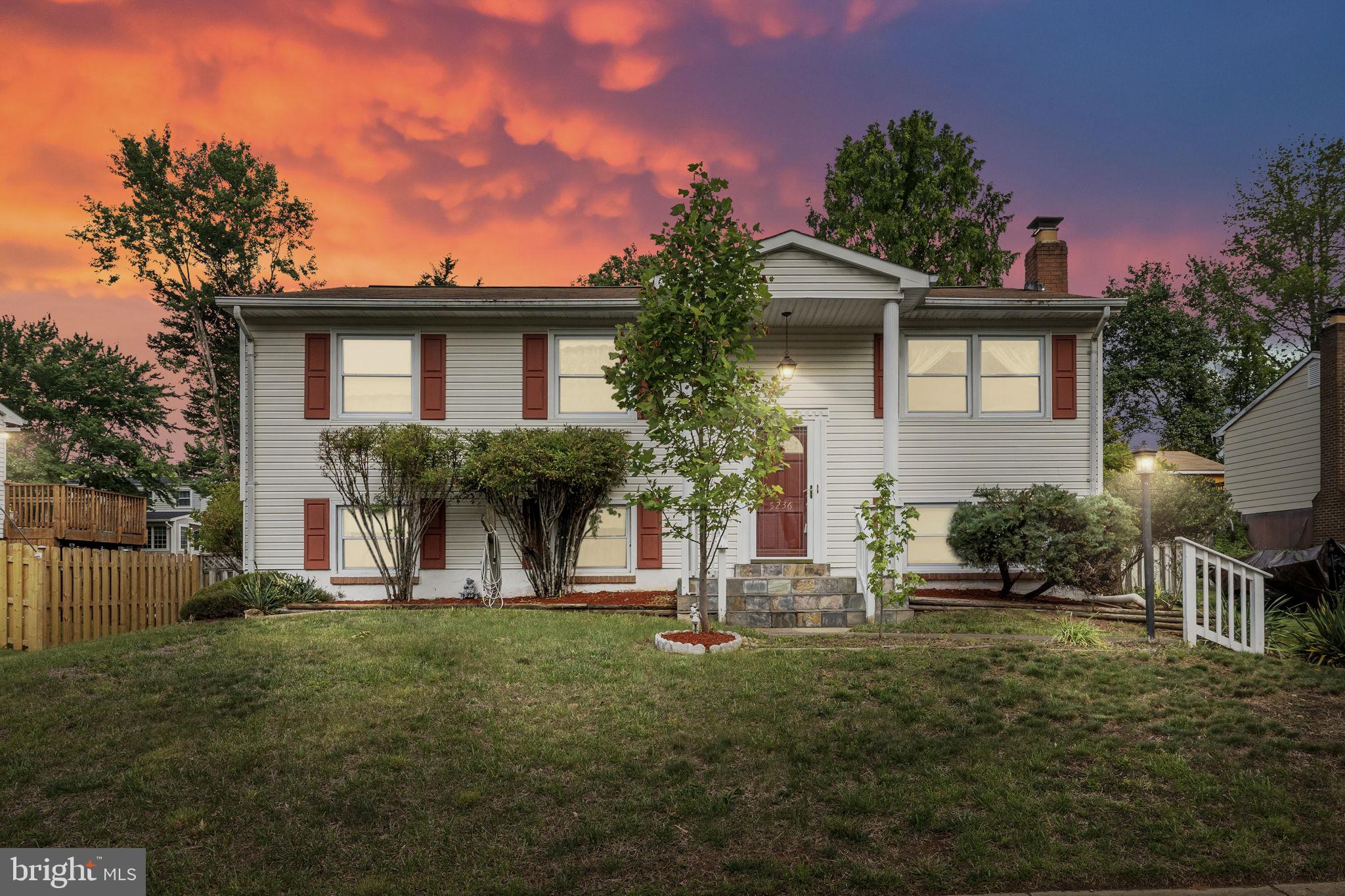 5236 MIDWAY COURT