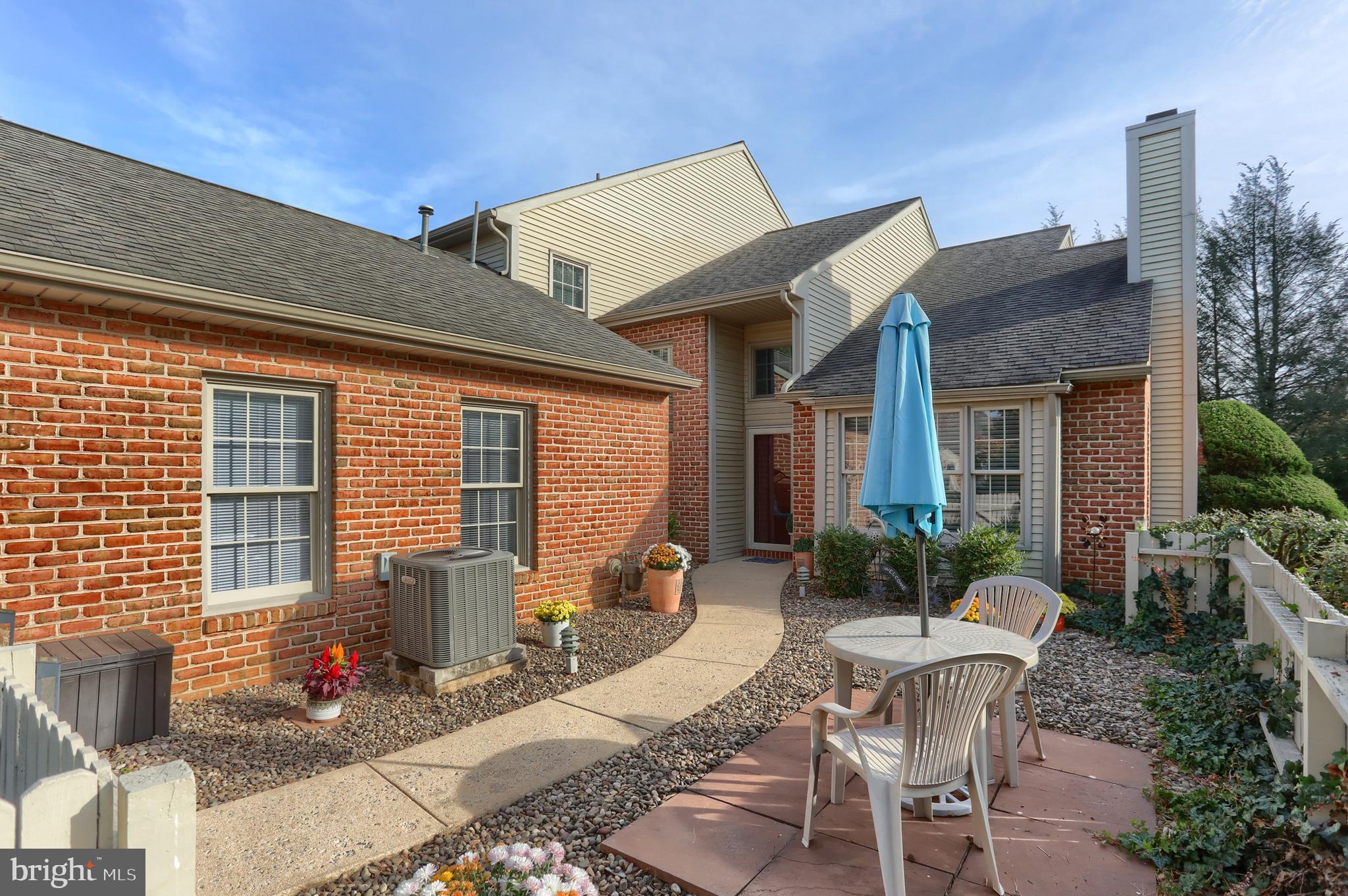 CAMBRIDGE COMMONS - Residential