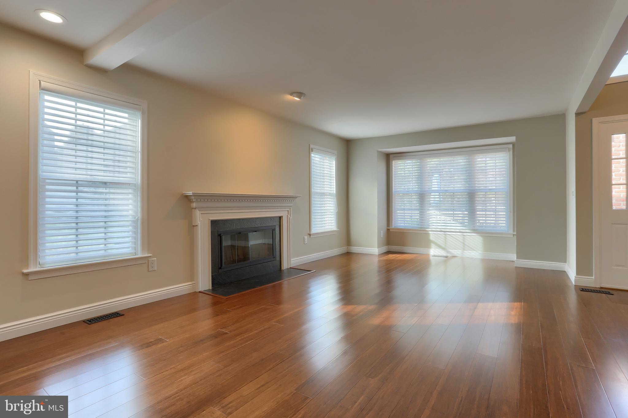 CAMBRIDGE COMMONS - Residential