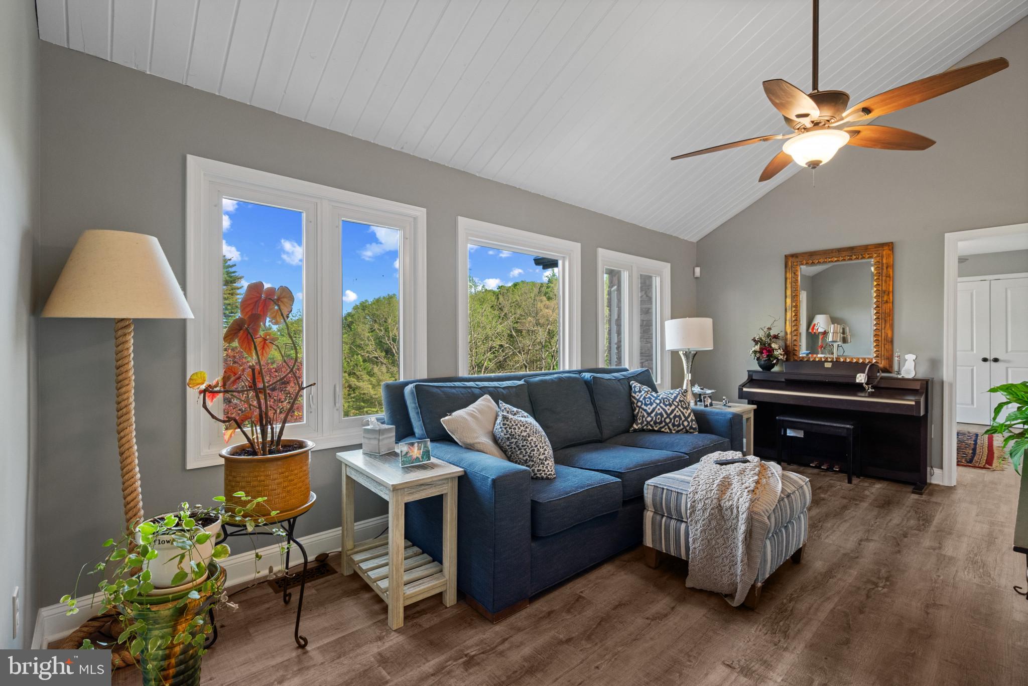 BUCKHORN - Residential