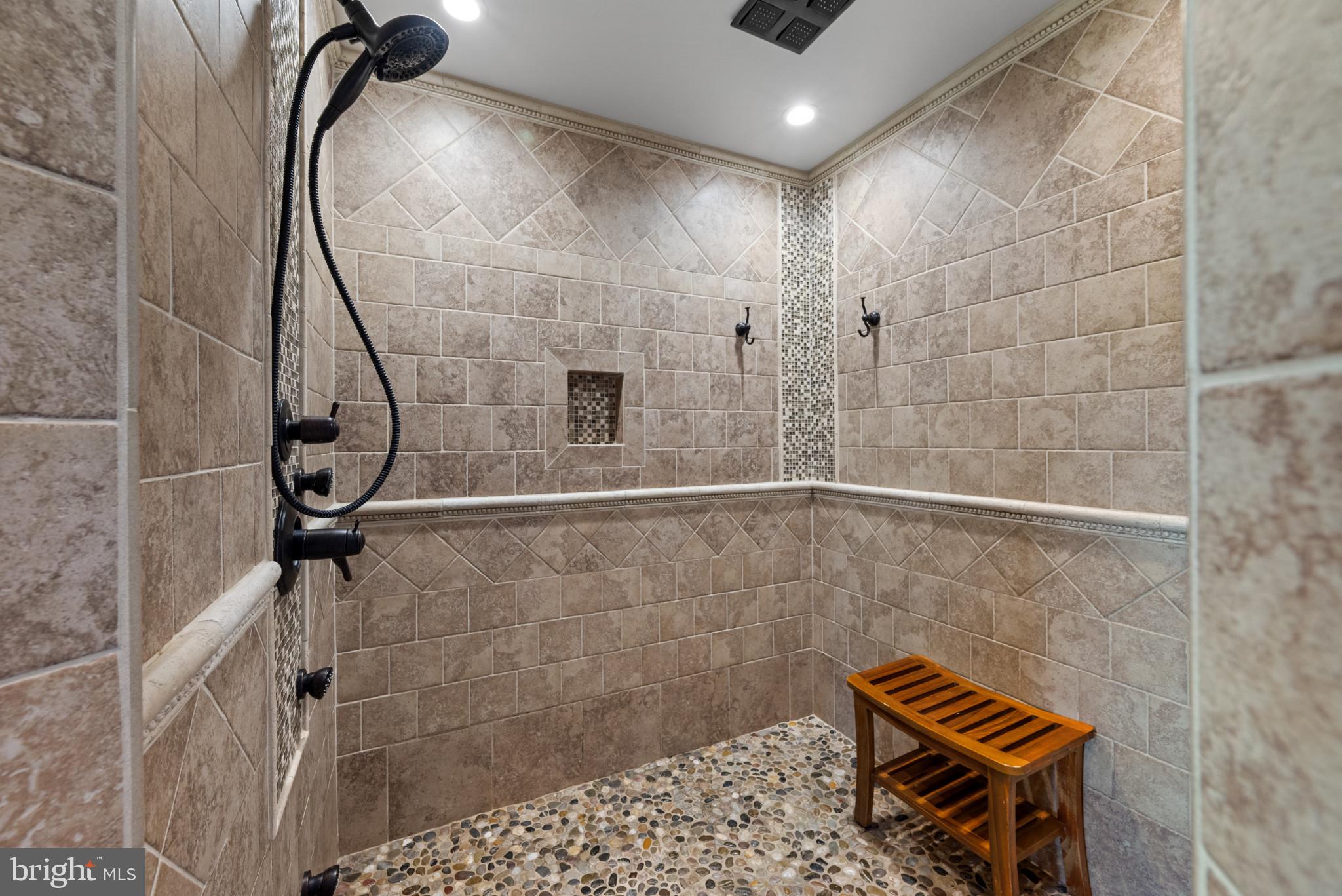 BUCKHORN - Residential