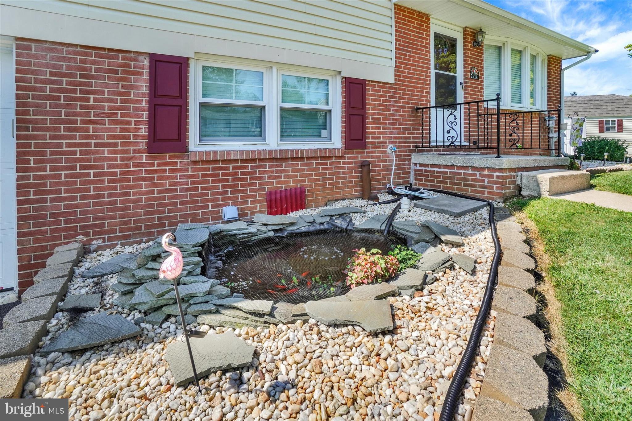 2918 HERRLYN COURT