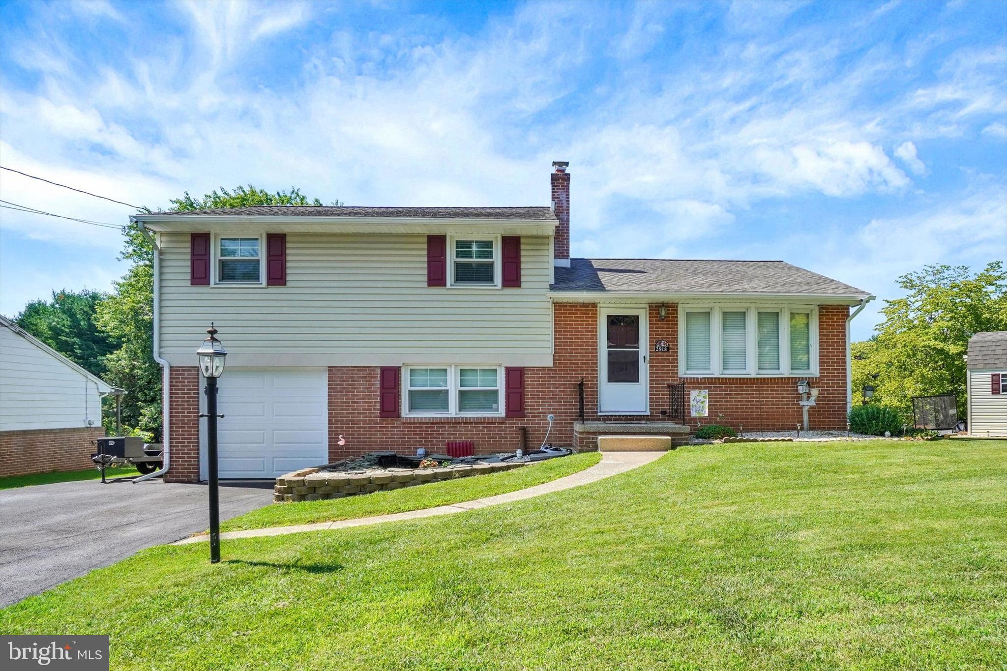 2918 HERRLYN COURT
