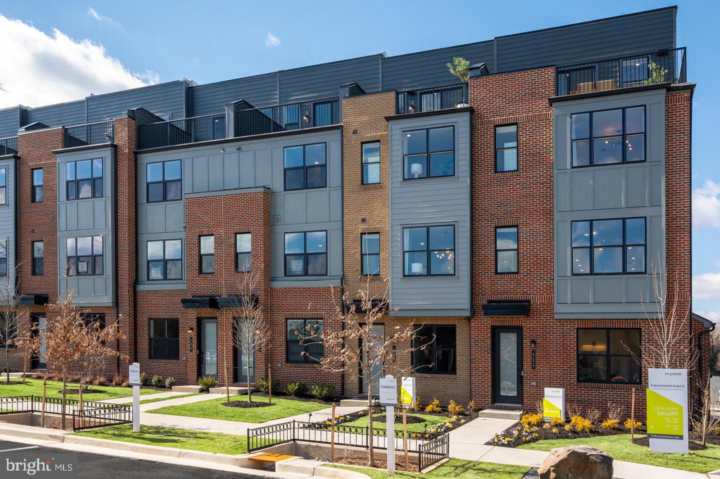4922 CHURCHILL MEWS