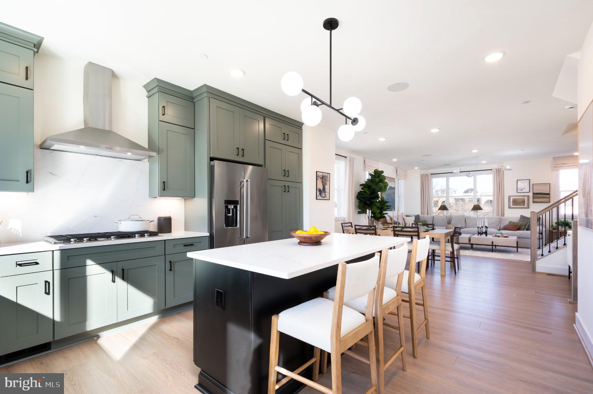 4922 CHURCHILL MEWS