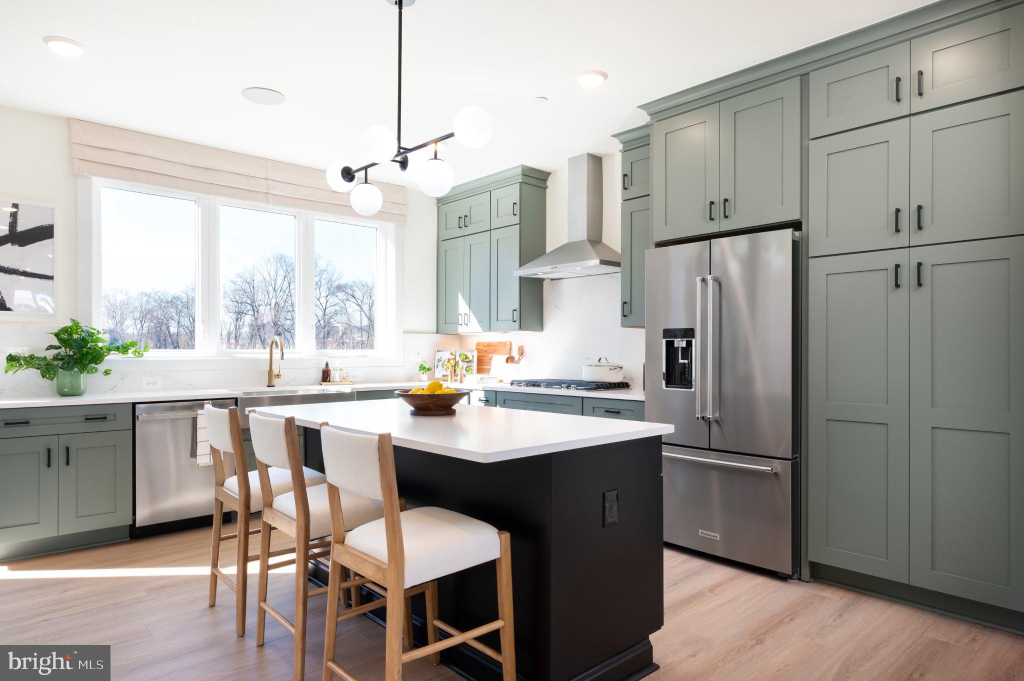 4922 CHURCHILL MEWS