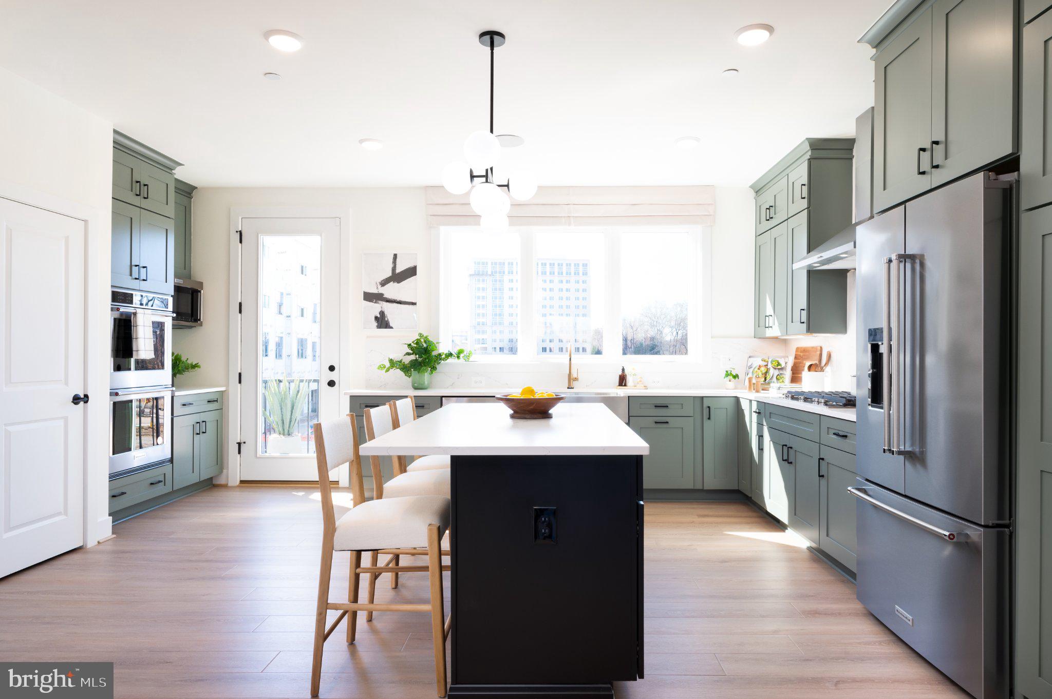 4922 CHURCHILL MEWS