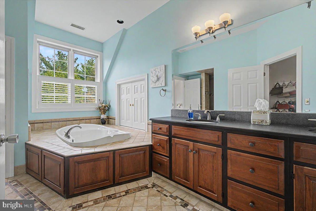 STONEY RUN - Residential