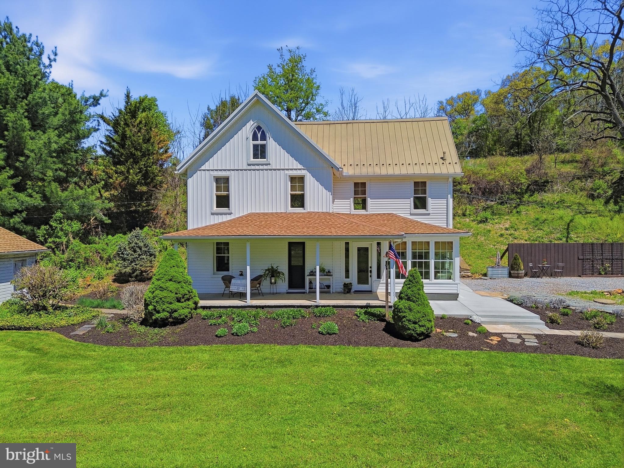 1689 TOLNA JUNCTION LANE