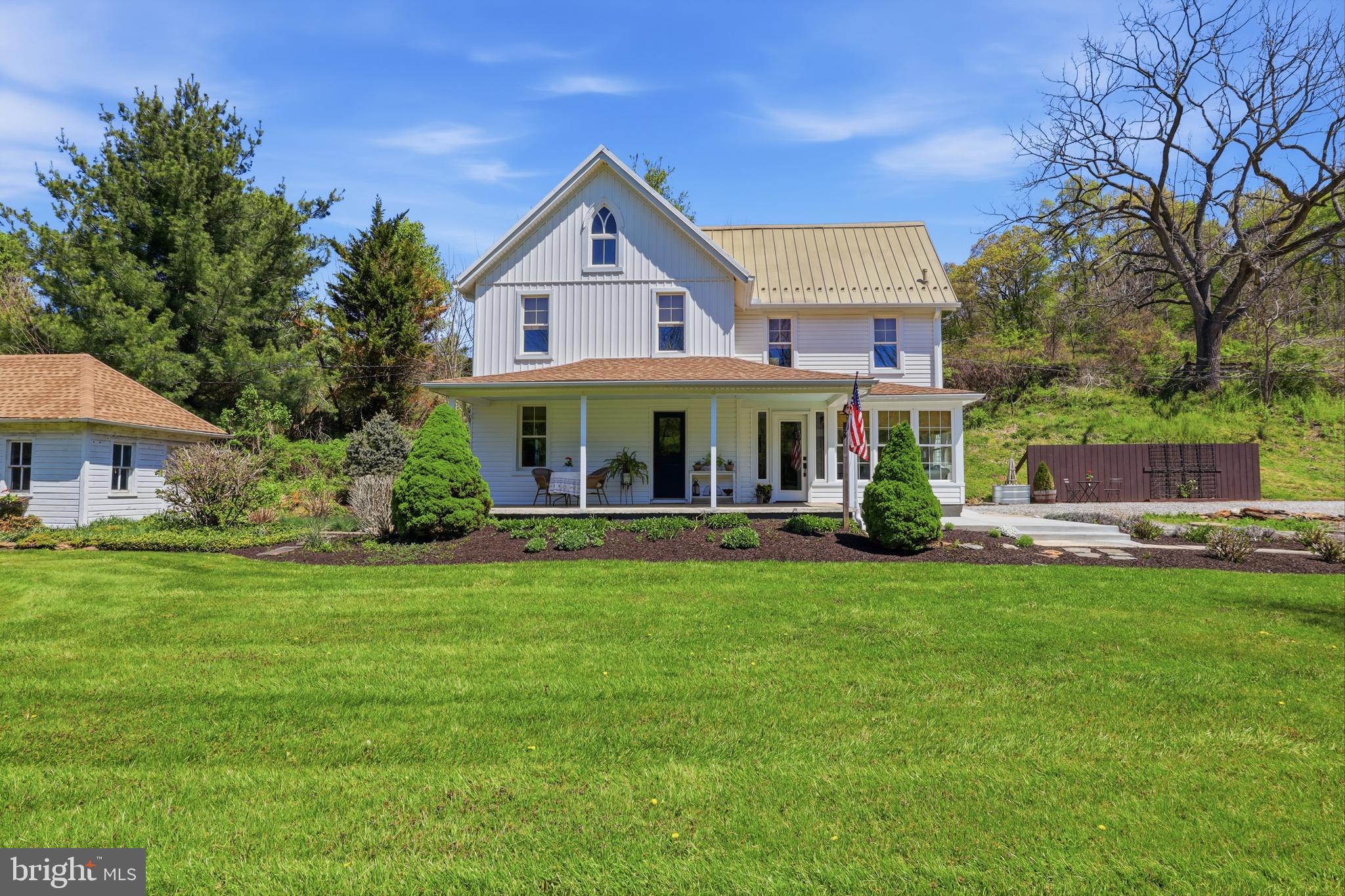 1689 TOLNA JUNCTION LANE