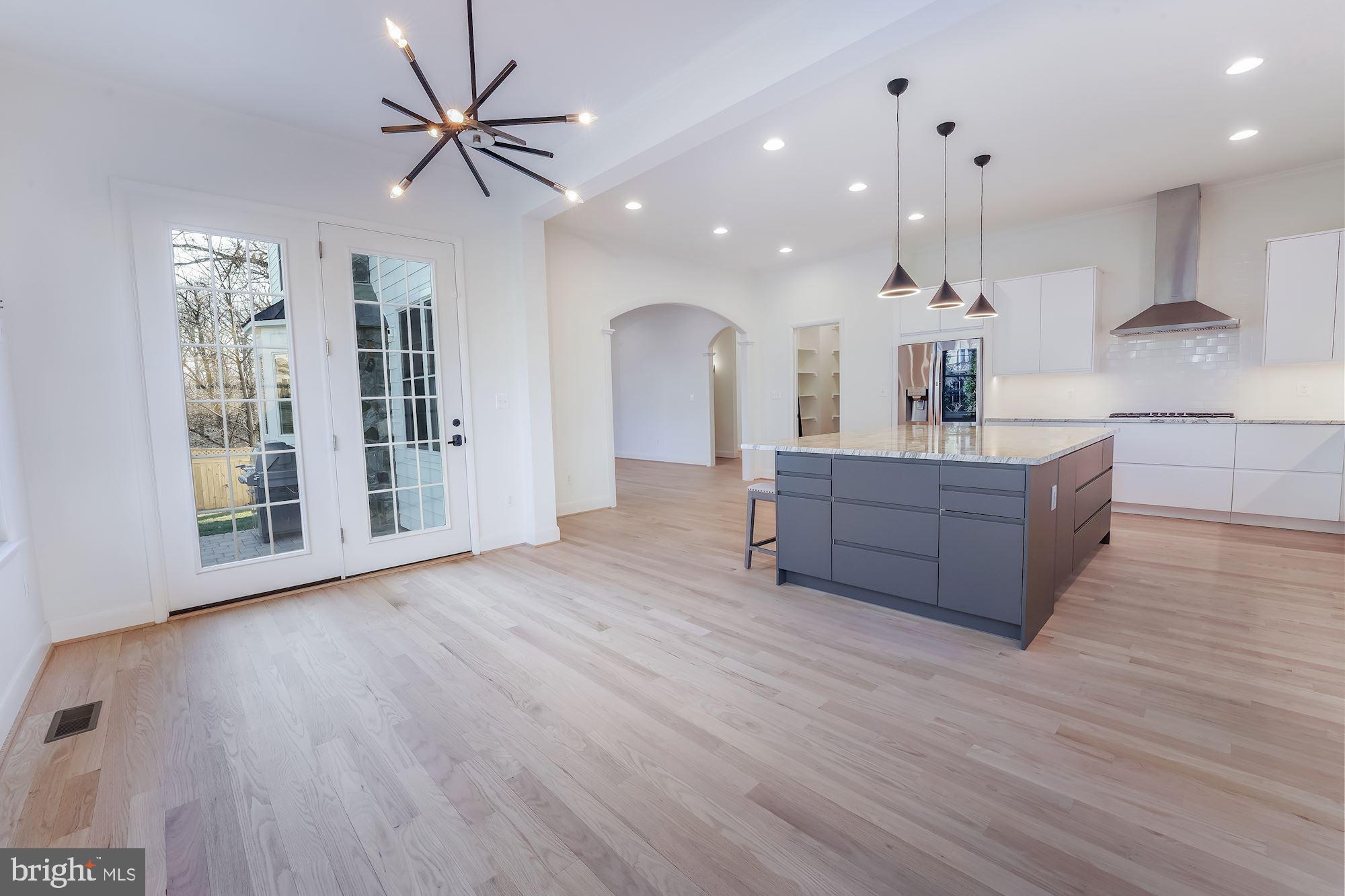 SALONA VILLAGE - Residential