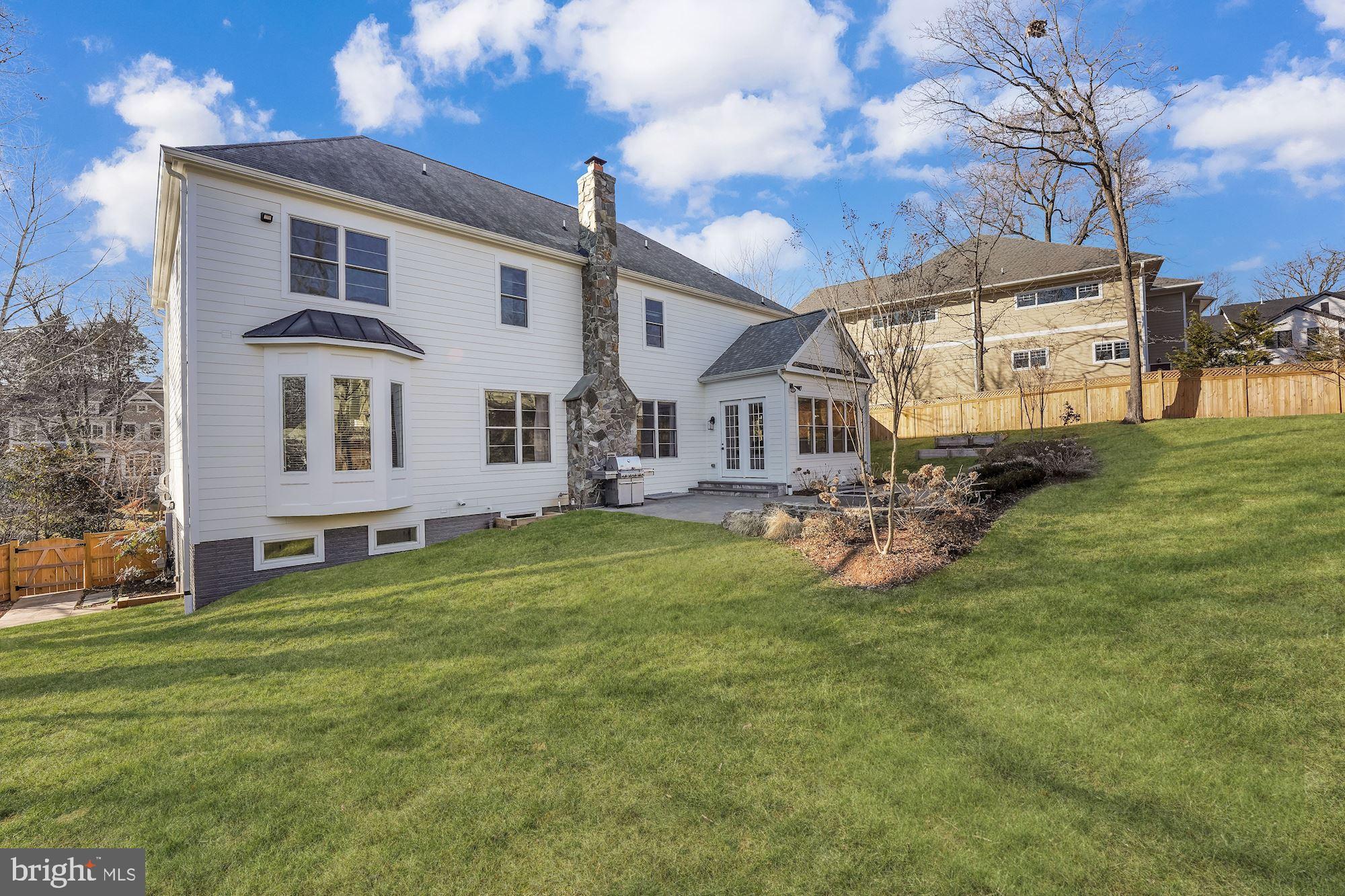 SALONA VILLAGE - Residential