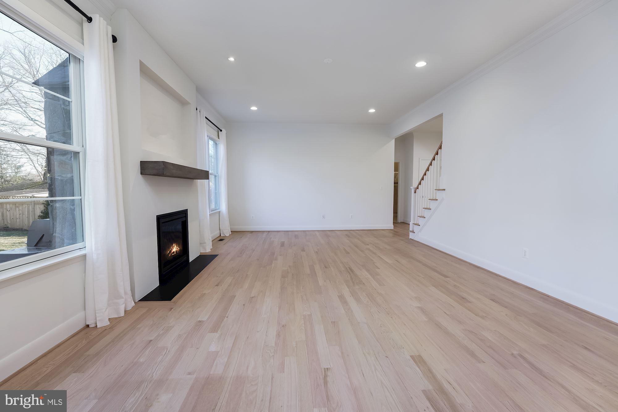 SALONA VILLAGE - Residential