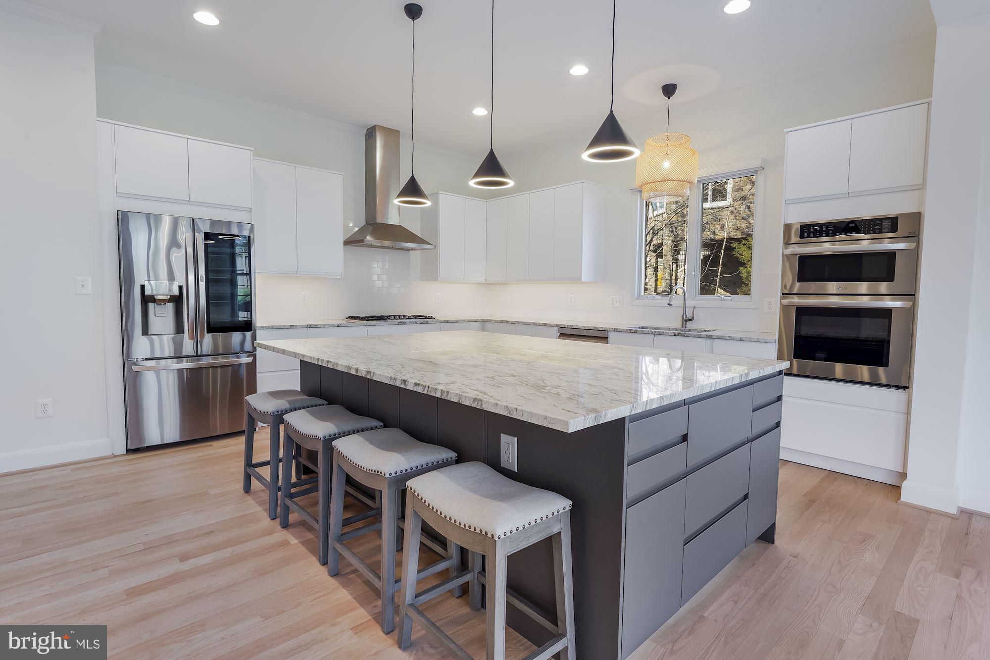 SALONA VILLAGE - Residential