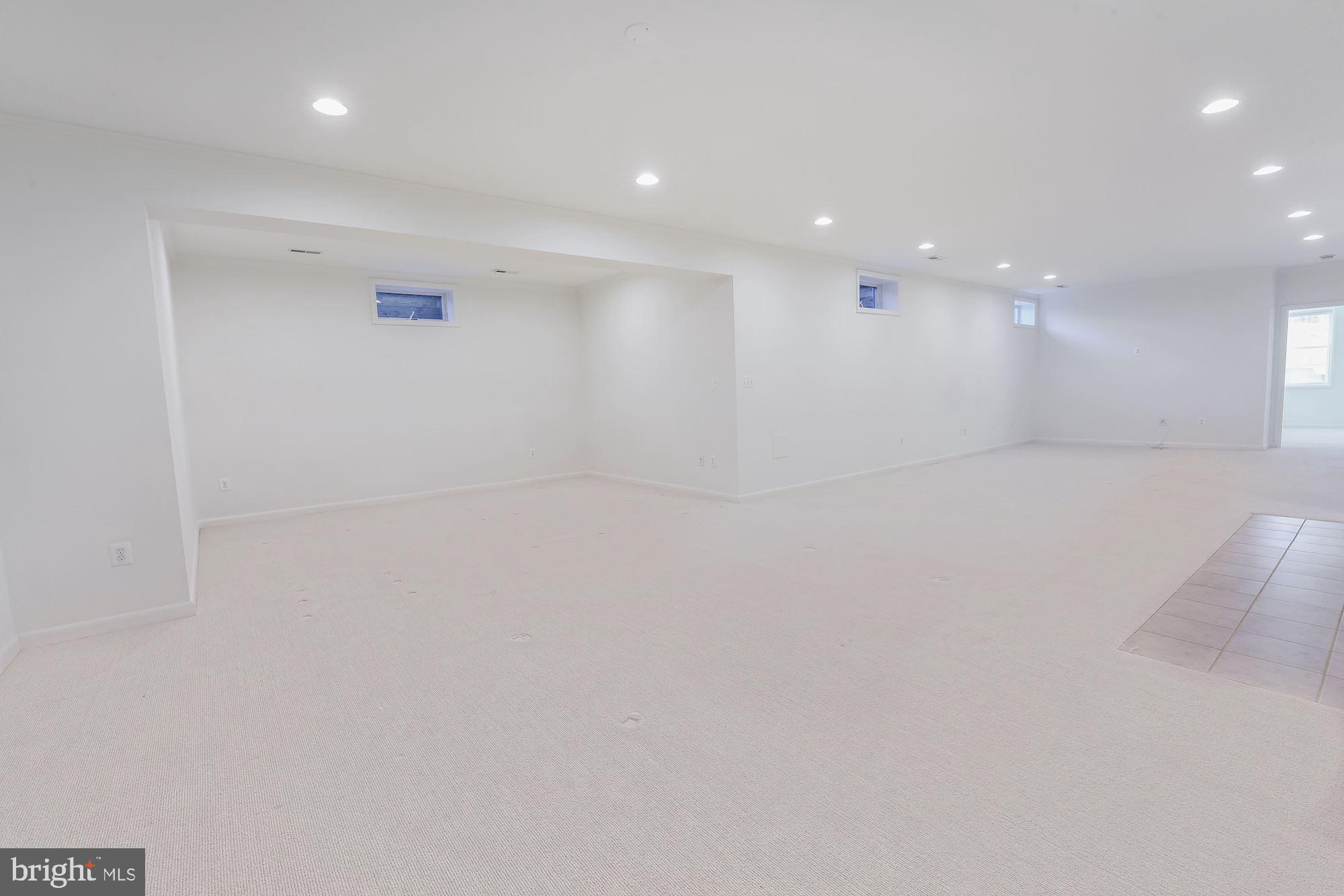 SALONA VILLAGE - Residential