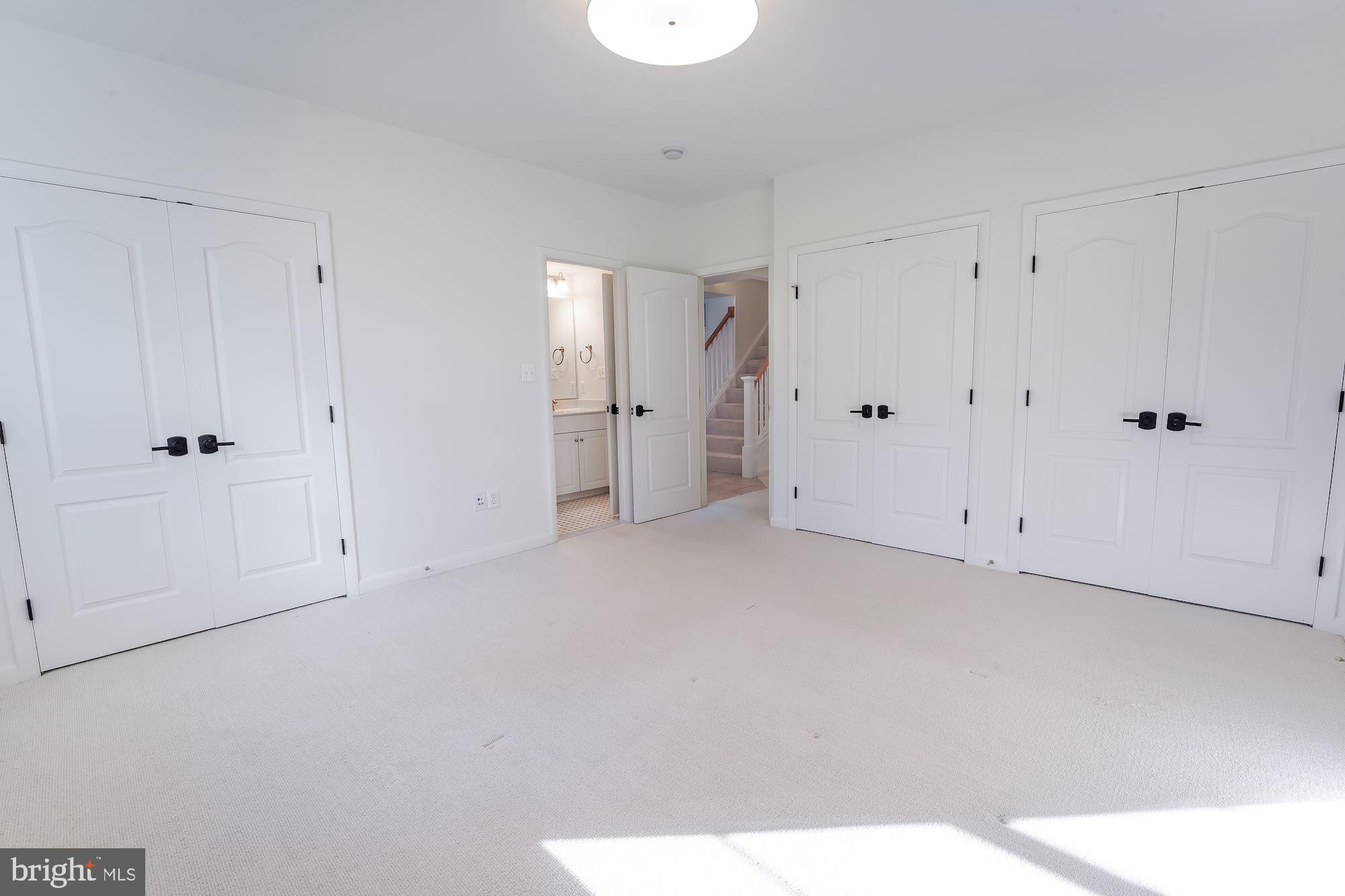 SALONA VILLAGE - Residential