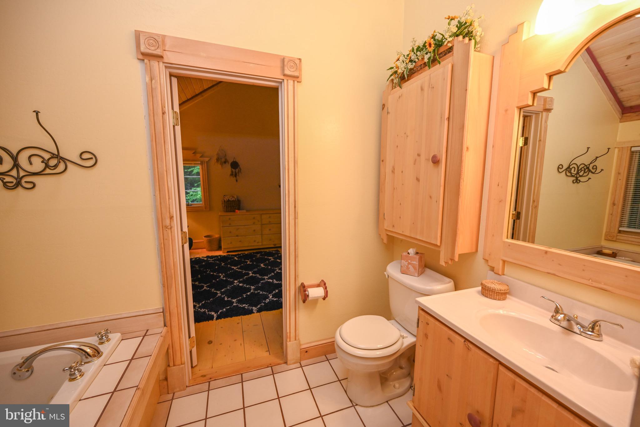 WOODLANDS HILL - Residential